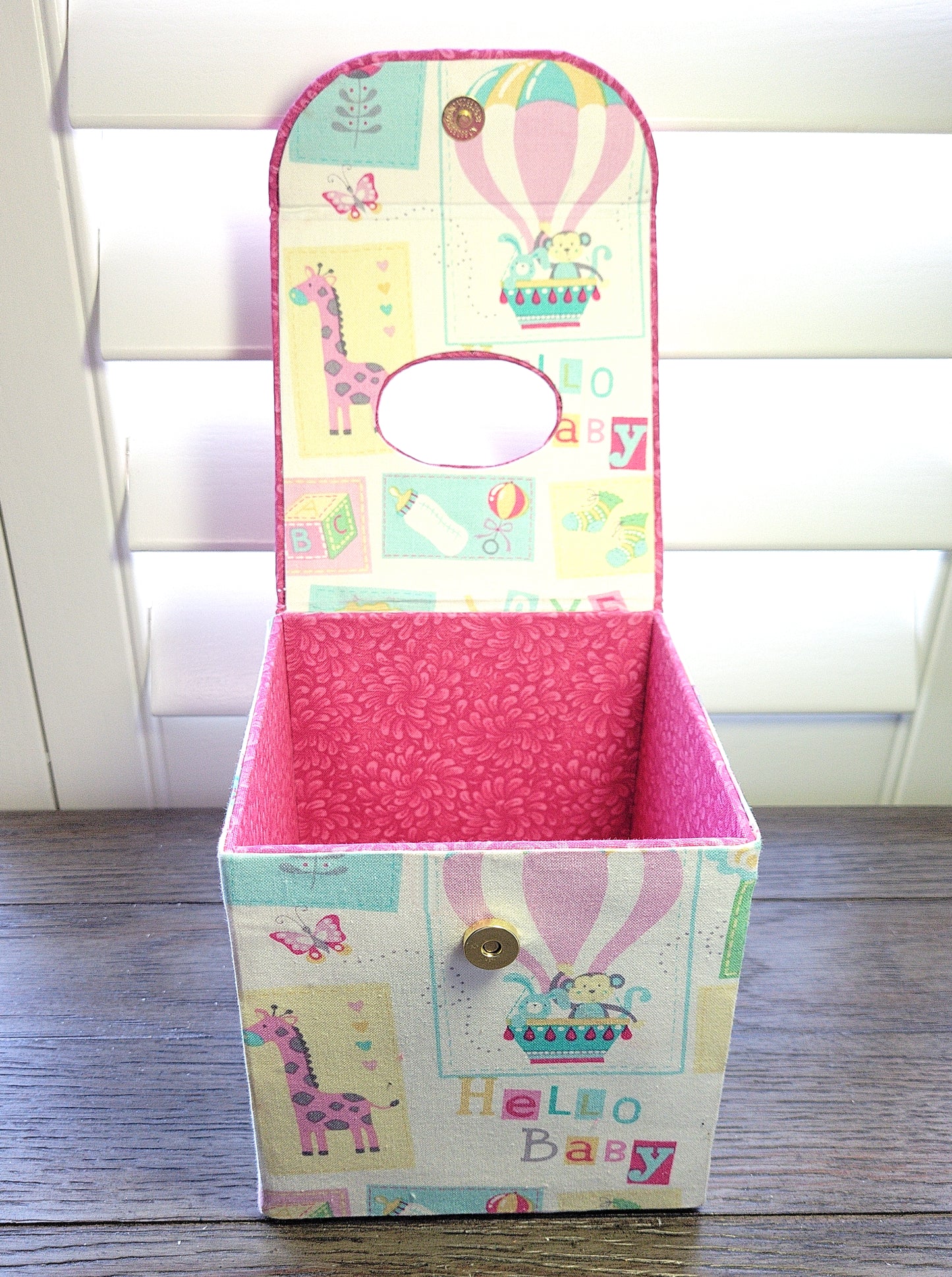 Fabric Covered Tissue Box Holder, Kid's Bedroom Decor, Hello Baby Pink Balloons - Chic Brico