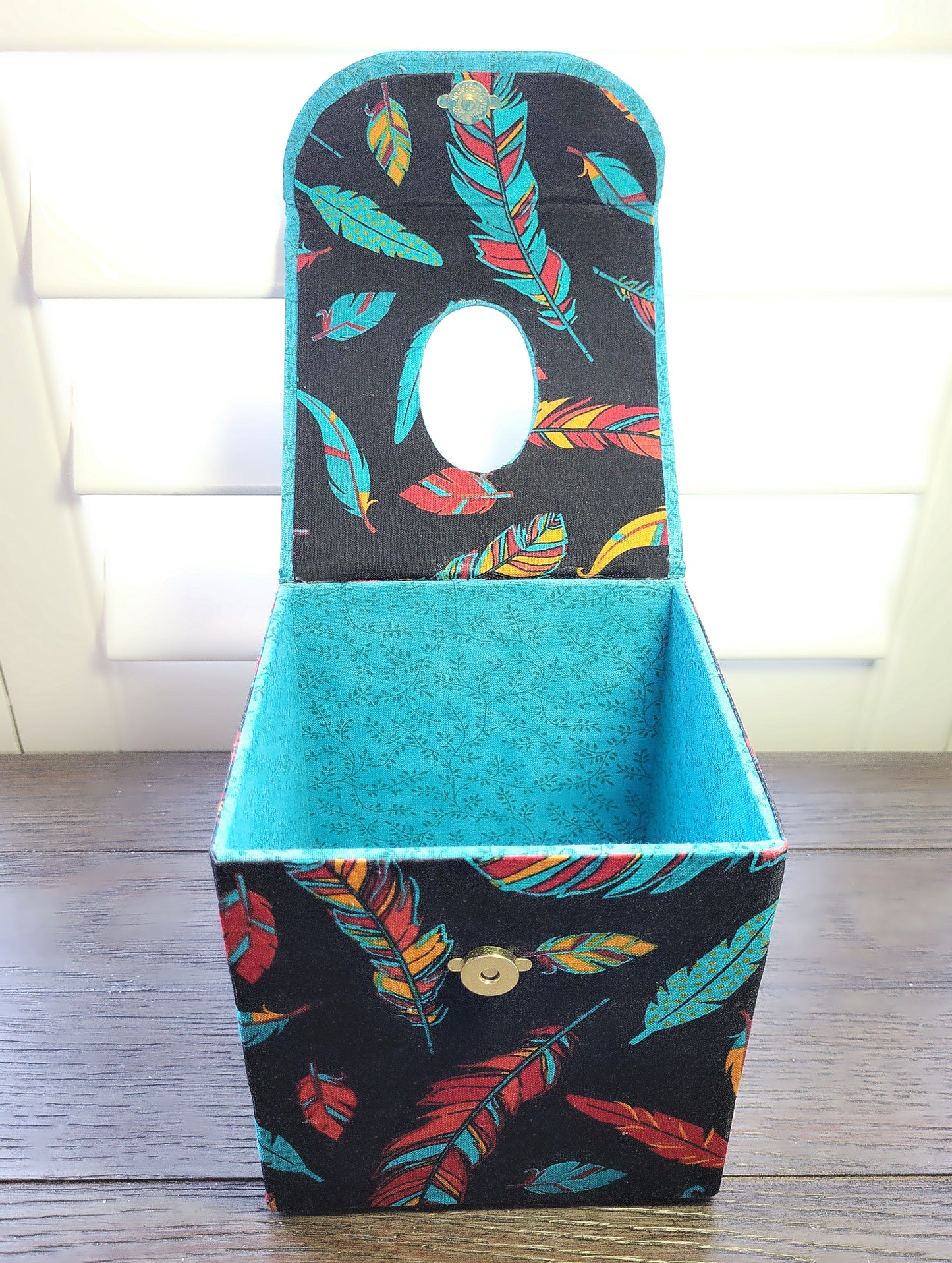 Fabric Covered Tissue Box Holder, Elegant Home, Bath or Bedroom Decor, Native American Feather Print - Chic Brico