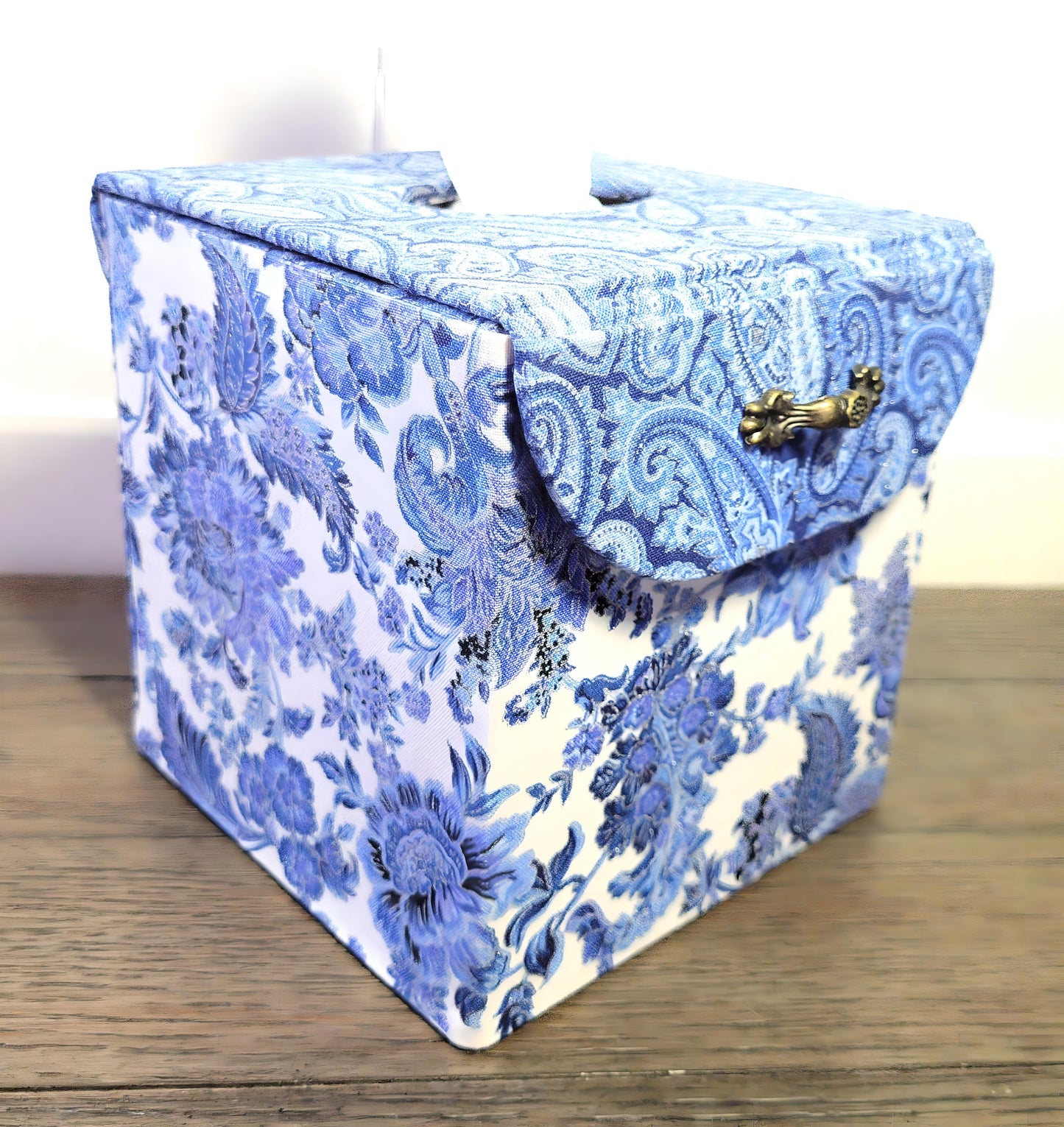 Fabric Covered Tissue Box Holder, Elegant Home, Bath or Bedroom Decor, Delft Blue, White and Silver Paisley - Chic Brico