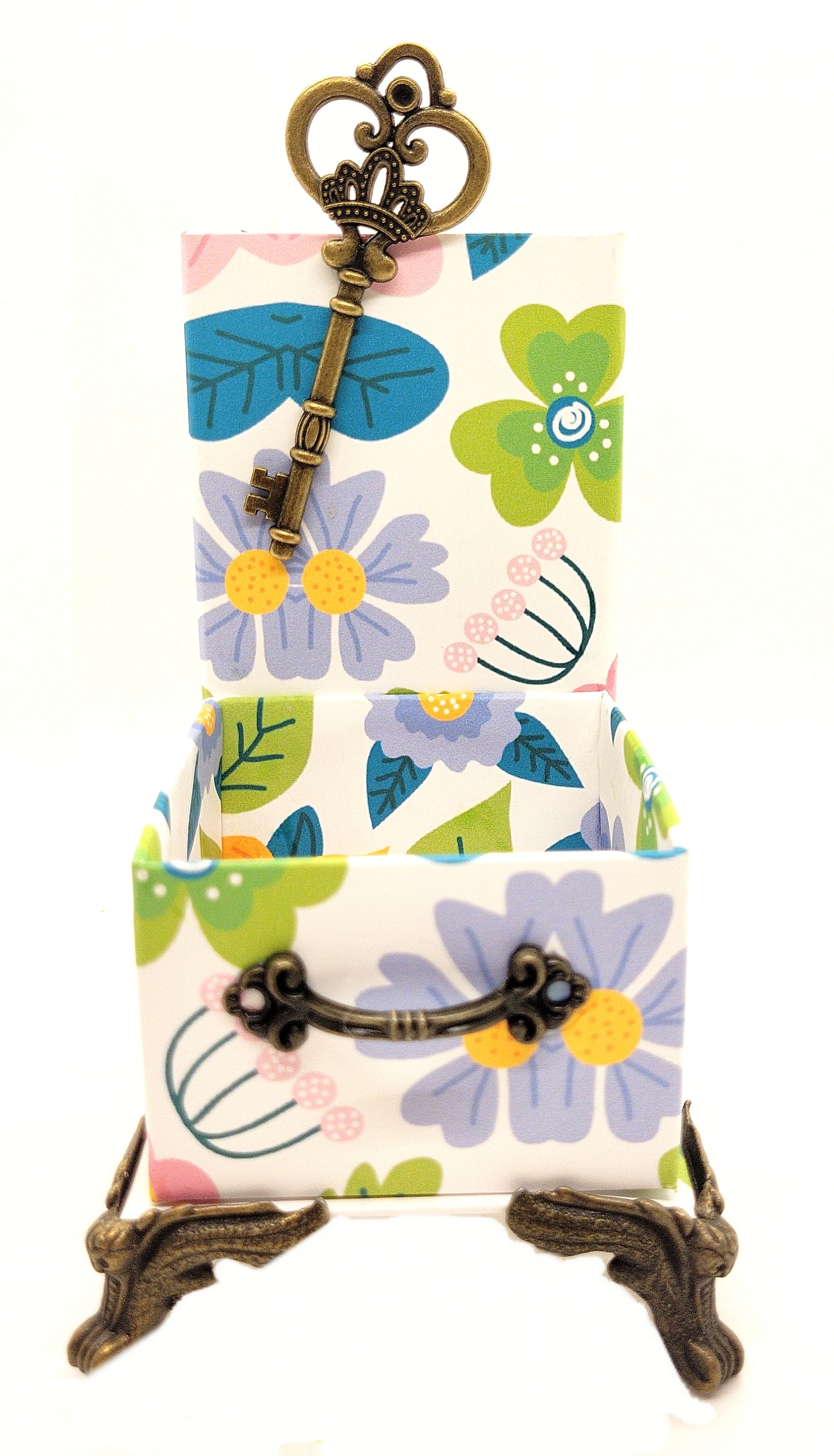 Office Desktop Organizer for Pens and Clips w/Antique Key Accent - Cartoon Flowers - Chic Brico