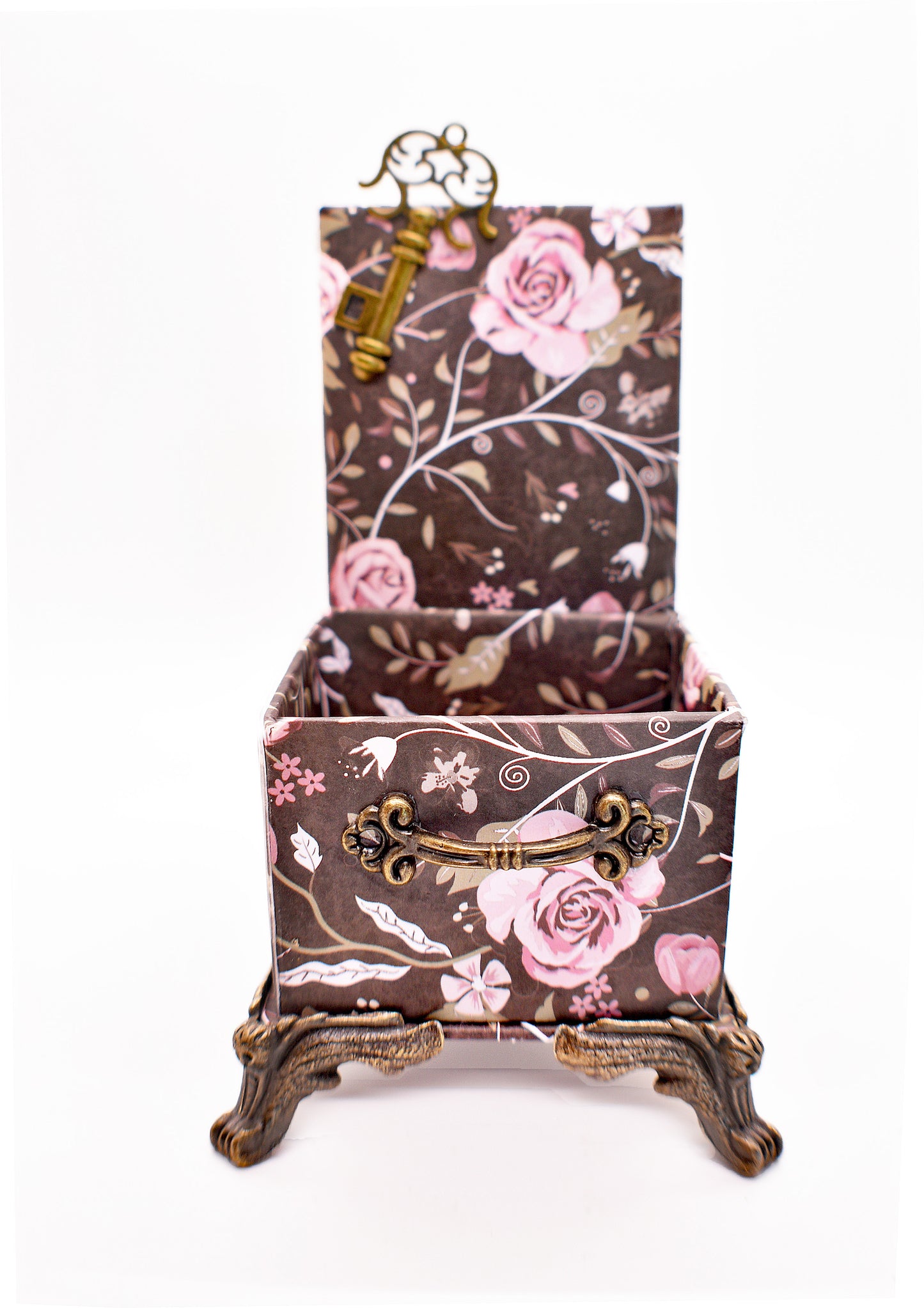 Pink Roses & Stems Big Flowers Desktop Organizer for Pens and Clips w/Antique Key Accent - Chic Brico