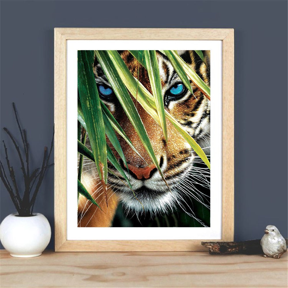 Beautiful Blue-Eyed Tiger & Leaves Diamond Painting Kit for Kids & Adults, 5D Full Drill Round - Chic Brico