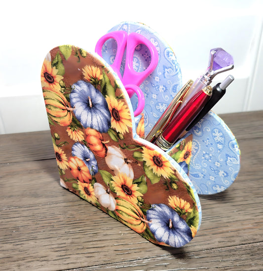 Desktop Organizer, Heart-Shaped, 100% Cotton Fabric, Fall Autumn Theme, Pumpkins and Leaves - Chic Brico
