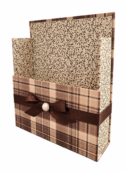 Gentleman's Plaid Boxed Stationery Set – 20 Notecards, 20 Envelopes & Gold Pen