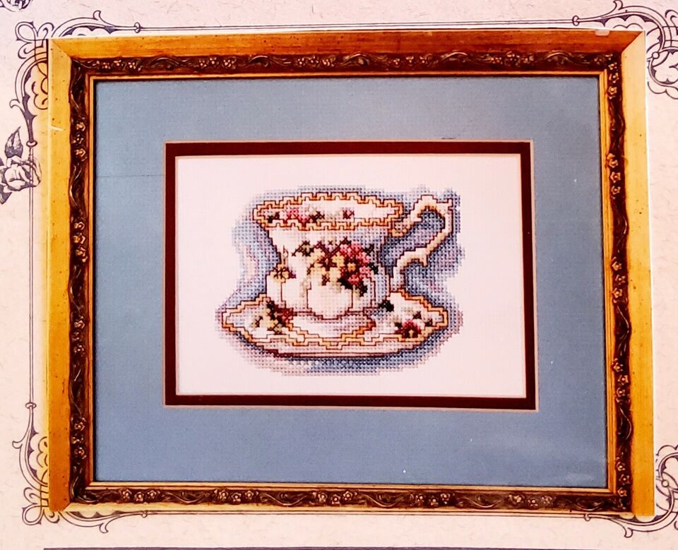 Debbie Patrick PANSY TEACUP Victorian Teacup Series Cross Stitch - Chic Brico