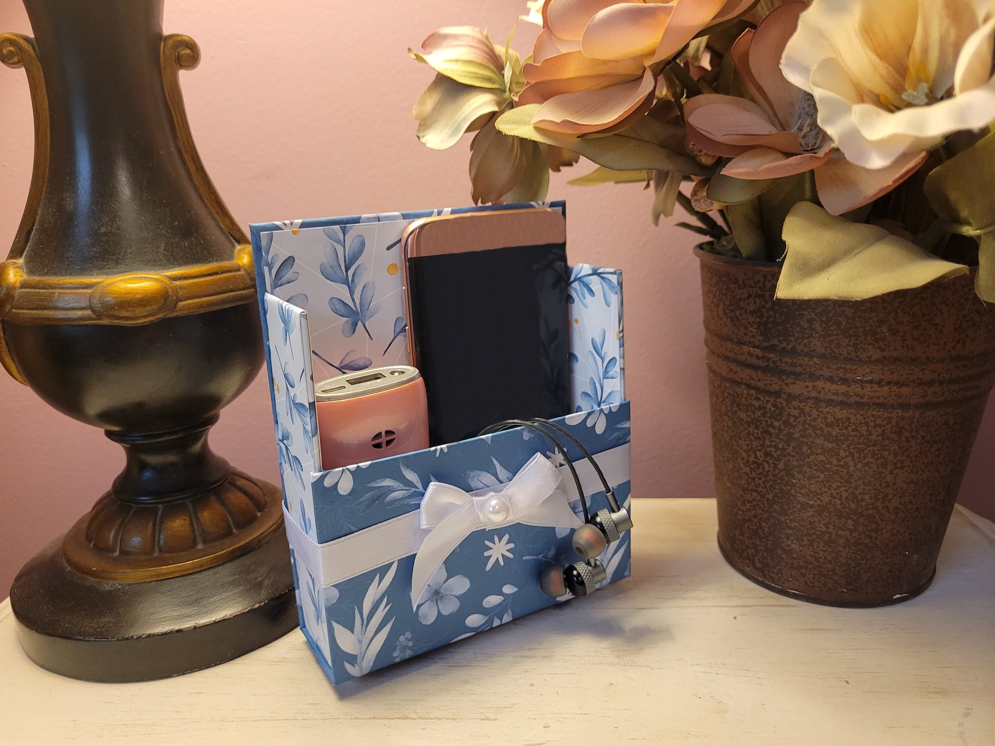 42-Pc Stationery Gift Box Set w/Reusable Desktop Organizer Box and Gold Pen - Blue and White Leaves, Petals & Fronds - Chic Brico