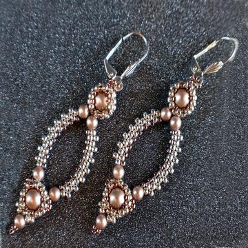 Powder Almond and Silver Oval Hoop Earrings made with Swarovski Pearls - Chic Brico